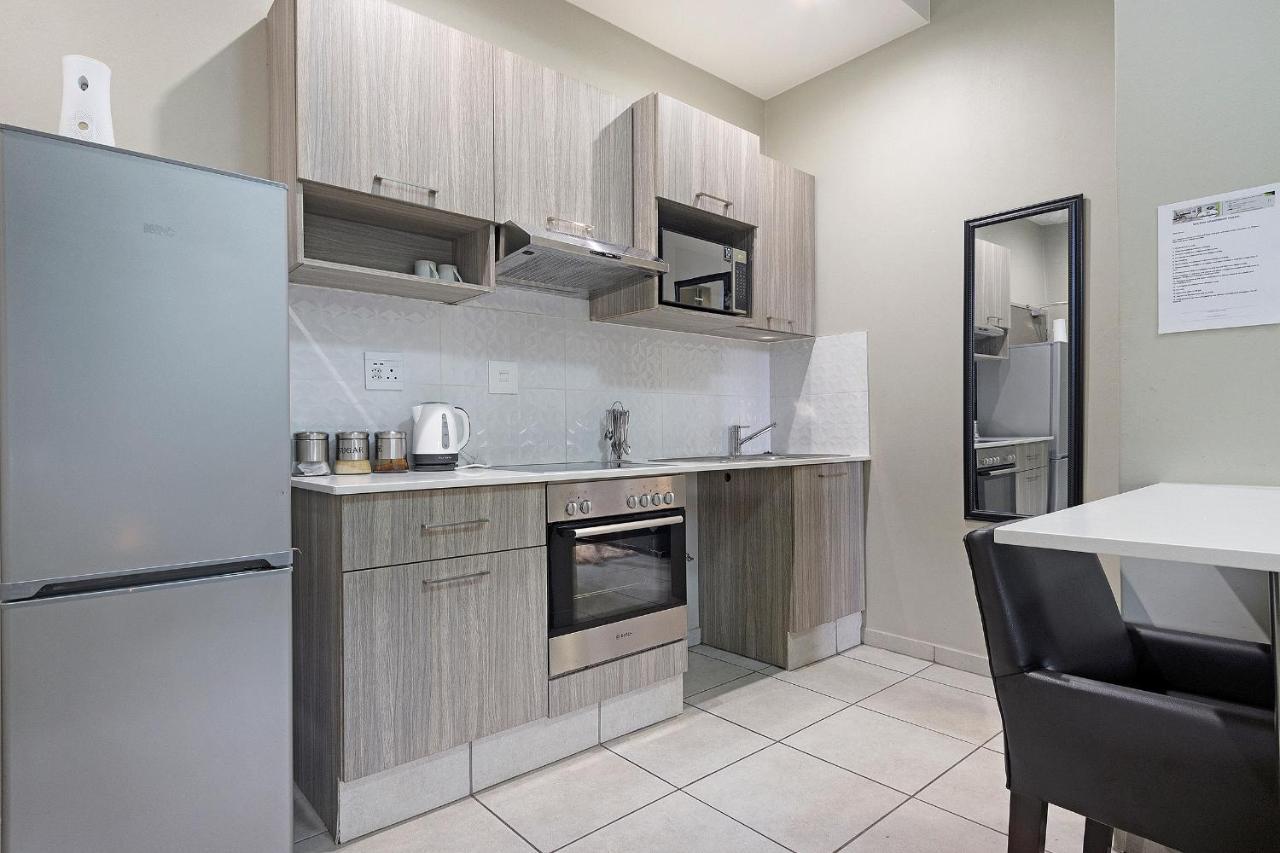 Urban Oasis Apartments At The Bolton โจฮันเนสเบิร์ก ภายนอก รูปภาพ